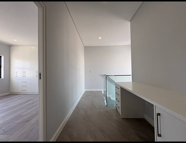 4 BEDROOM HOUSE FOR SALE IN SANDOWN